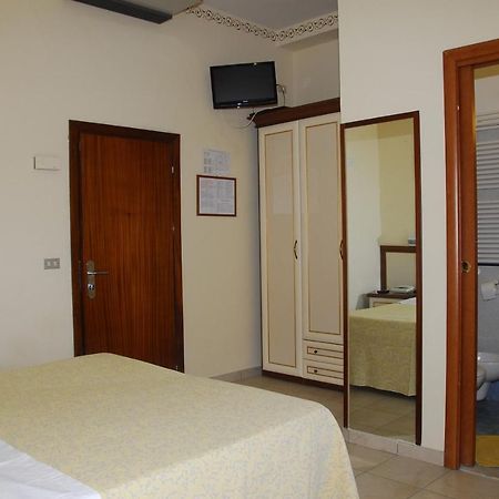 Hotel Nettuno Cattolica Eksteriør billede