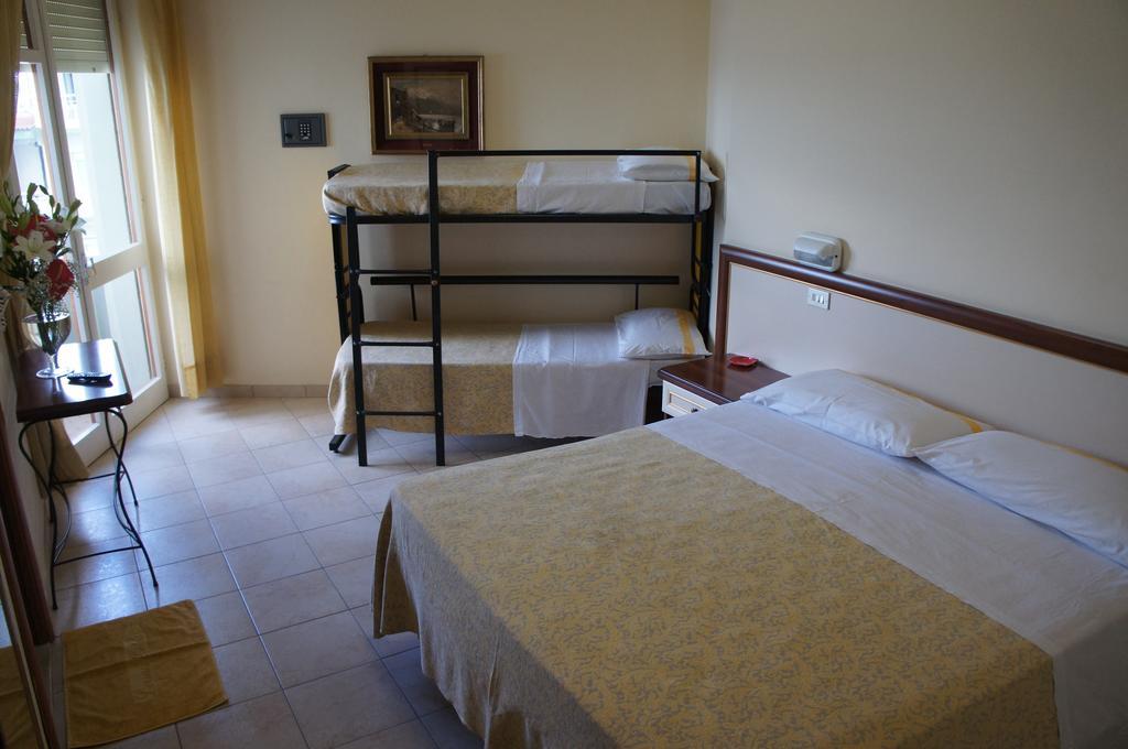 Hotel Nettuno Cattolica Eksteriør billede