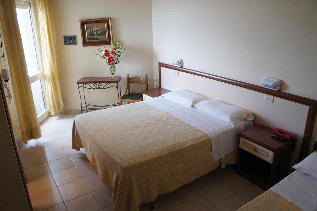 Hotel Nettuno Cattolica Eksteriør billede