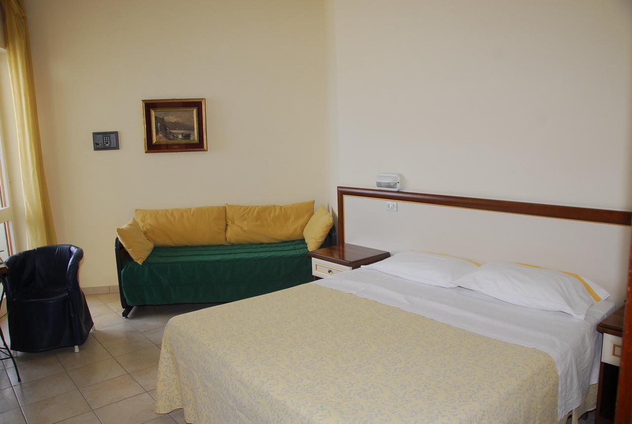 Hotel Nettuno Cattolica Eksteriør billede