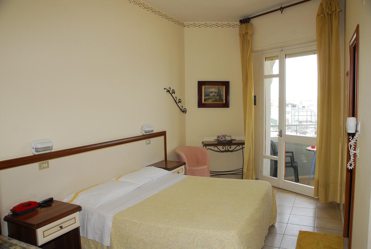 Hotel Nettuno Cattolica Eksteriør billede