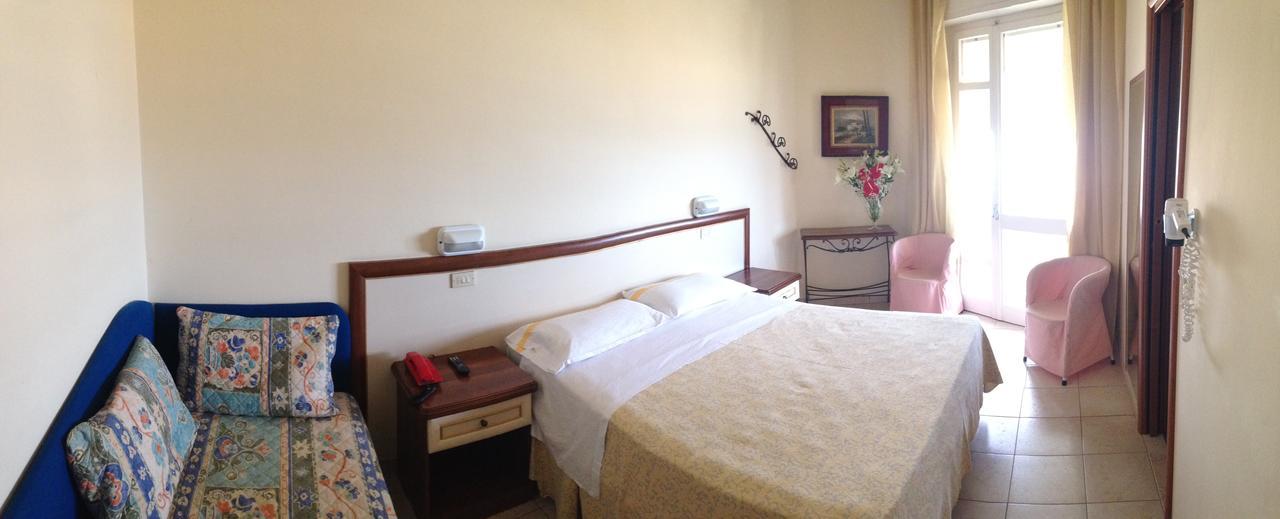 Hotel Nettuno Cattolica Eksteriør billede