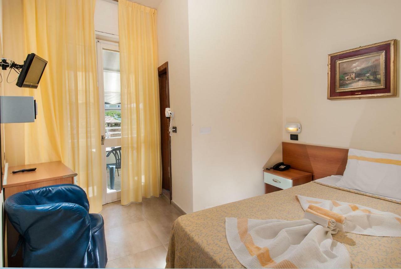 Hotel Nettuno Cattolica Eksteriør billede